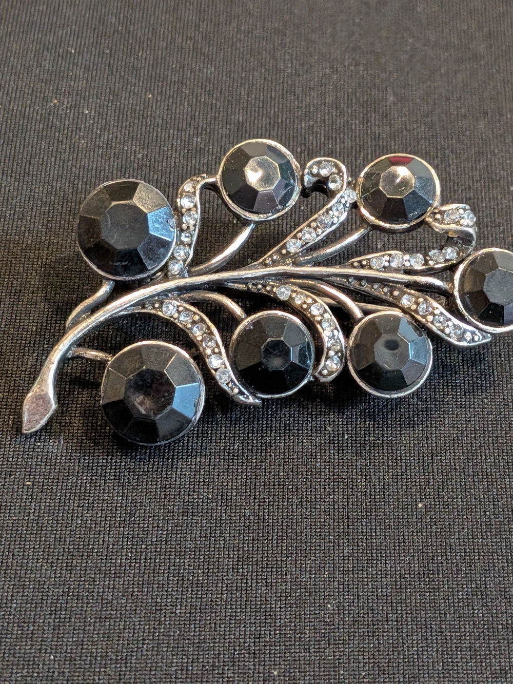 Vintage Elegant Black Crystal Floral Brooch - Unbranded